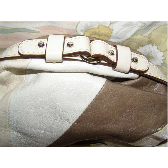 New! Guess by Marciano leather bag w/chain strap - Picture 5 of 8